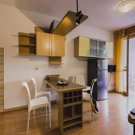 Comfortable Near The Appartamento